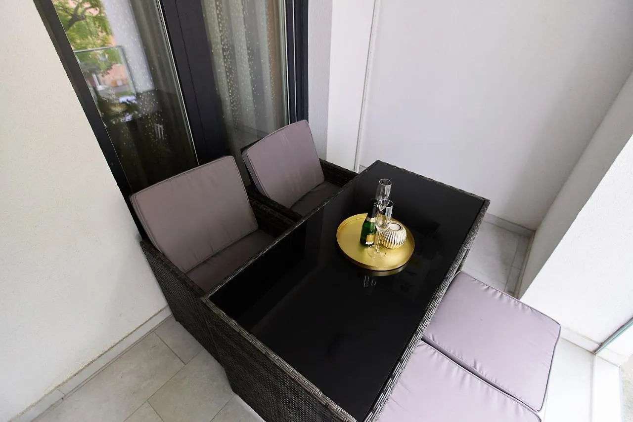 Starlight Bronze Szeged- Exclusive Apartment 0*, Szeged Hungary